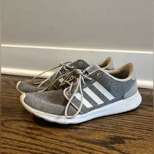 Adidas women’s size 10